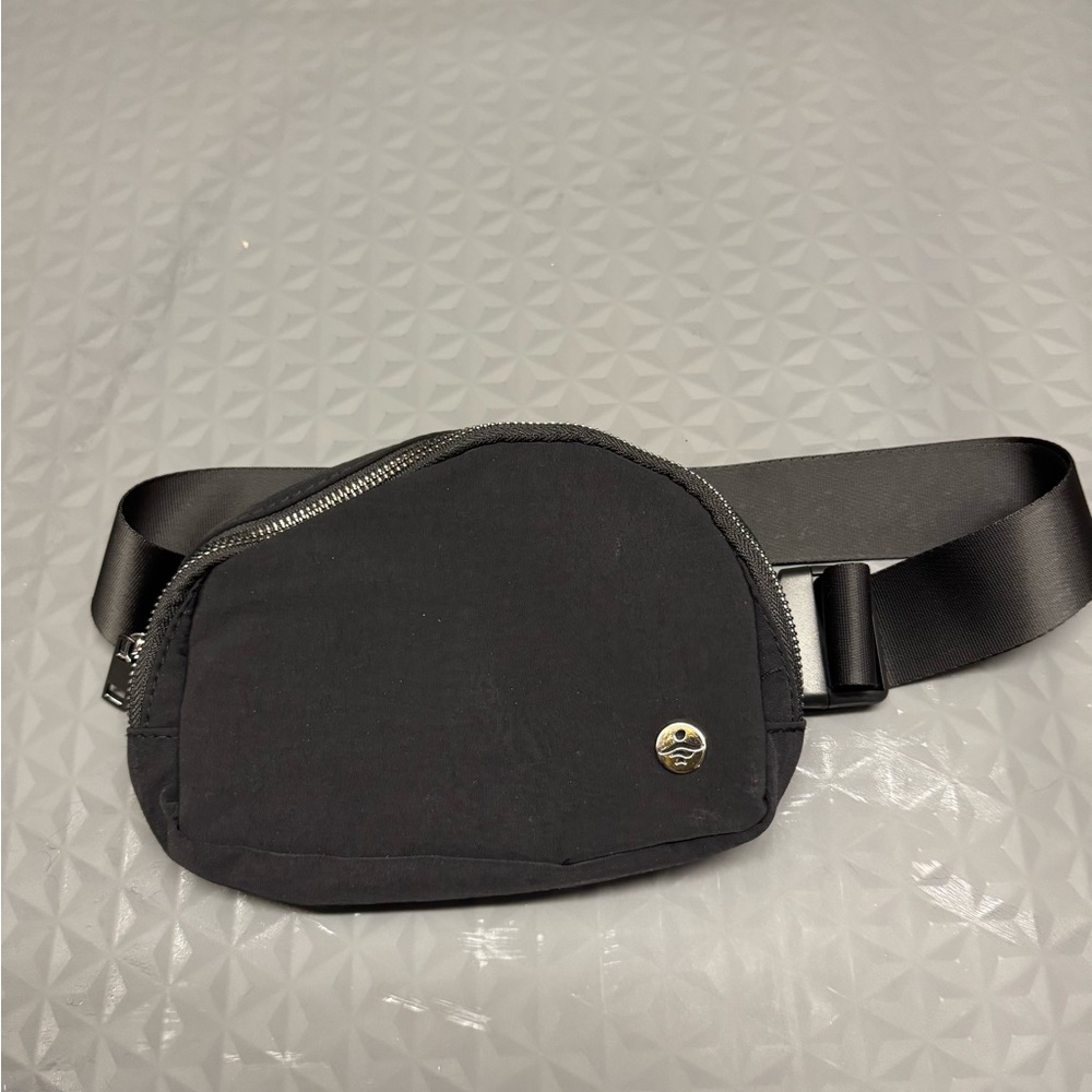 HALARA Black Crossbody Bag